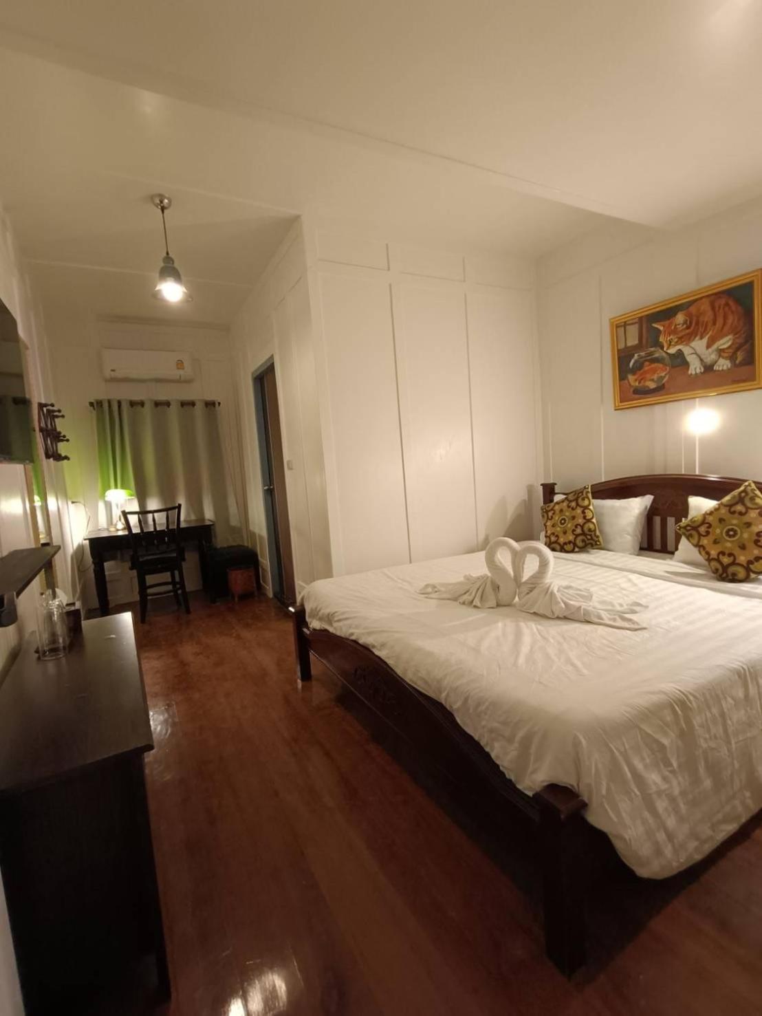 Baan Debtida Hotell Bangkok Exteriör bild