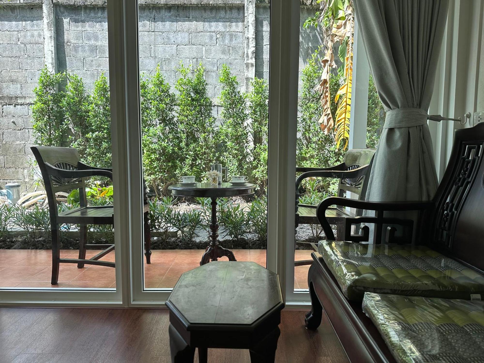 Baan Debtida Hotell Bangkok Exteriör bild