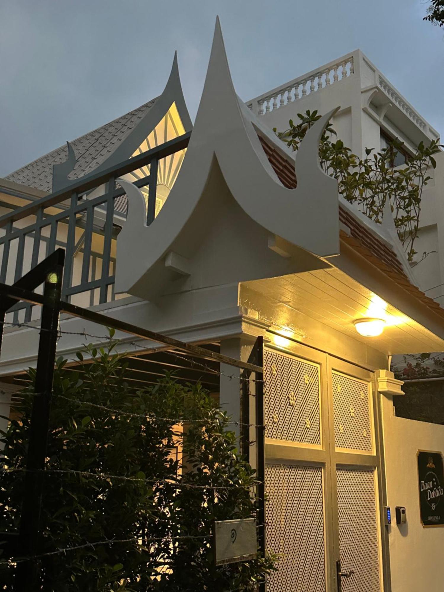 Baan Debtida Hotell Bangkok Exteriör bild