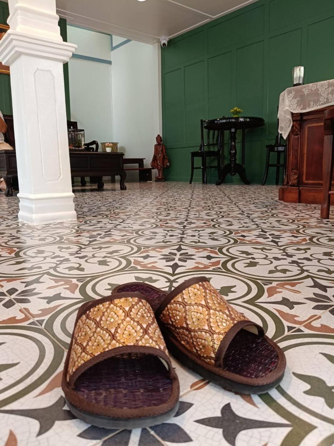 Baan Debtida Hotell Bangkok Exteriör bild