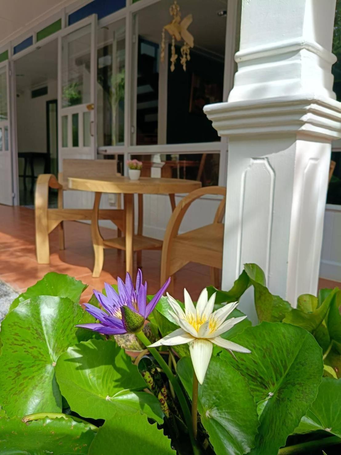 Baan Debtida Hotell Bangkok Exteriör bild