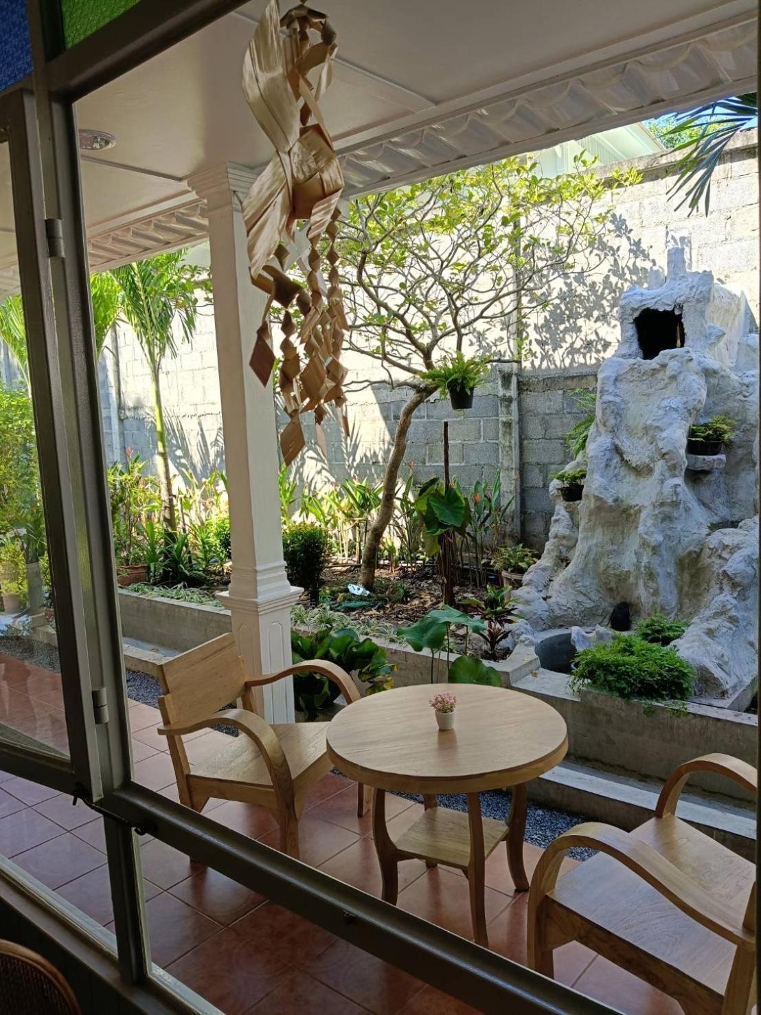 Baan Debtida Hotell Bangkok Exteriör bild