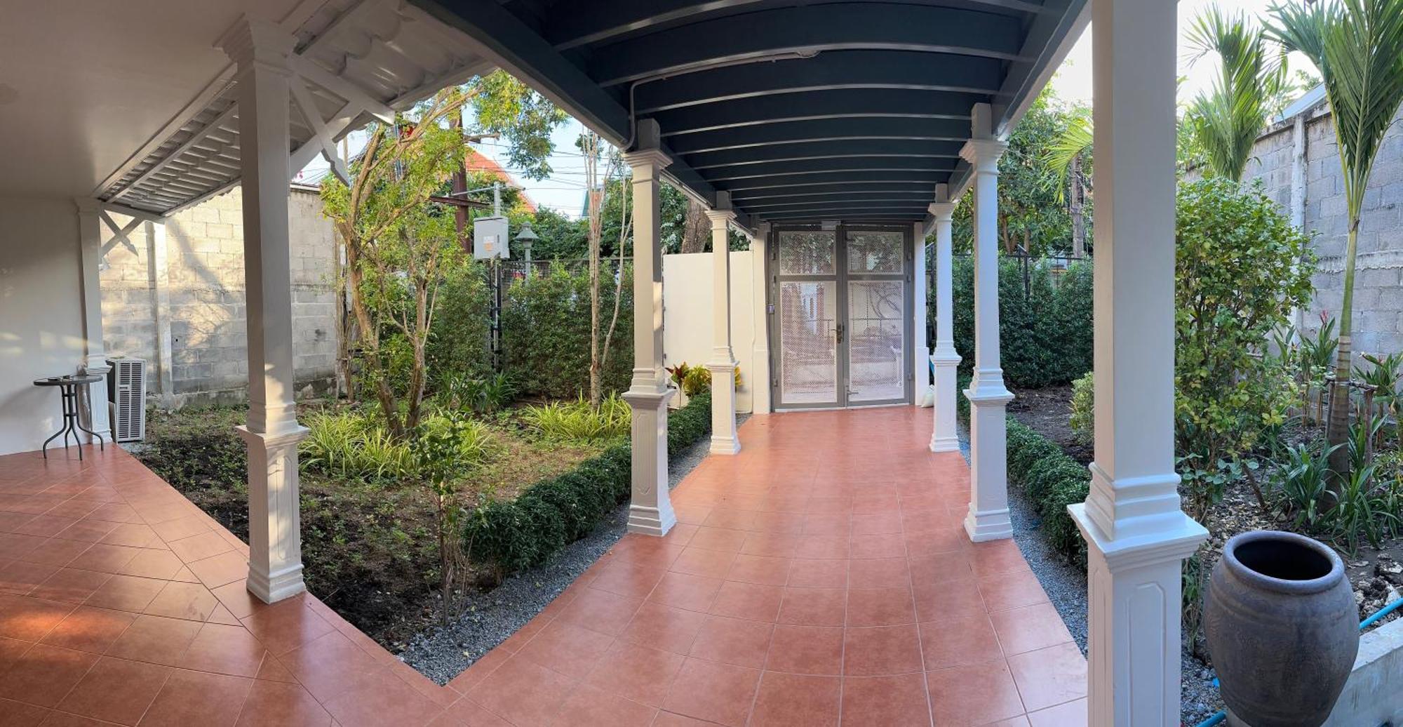 Baan Debtida Hotell Bangkok Exteriör bild